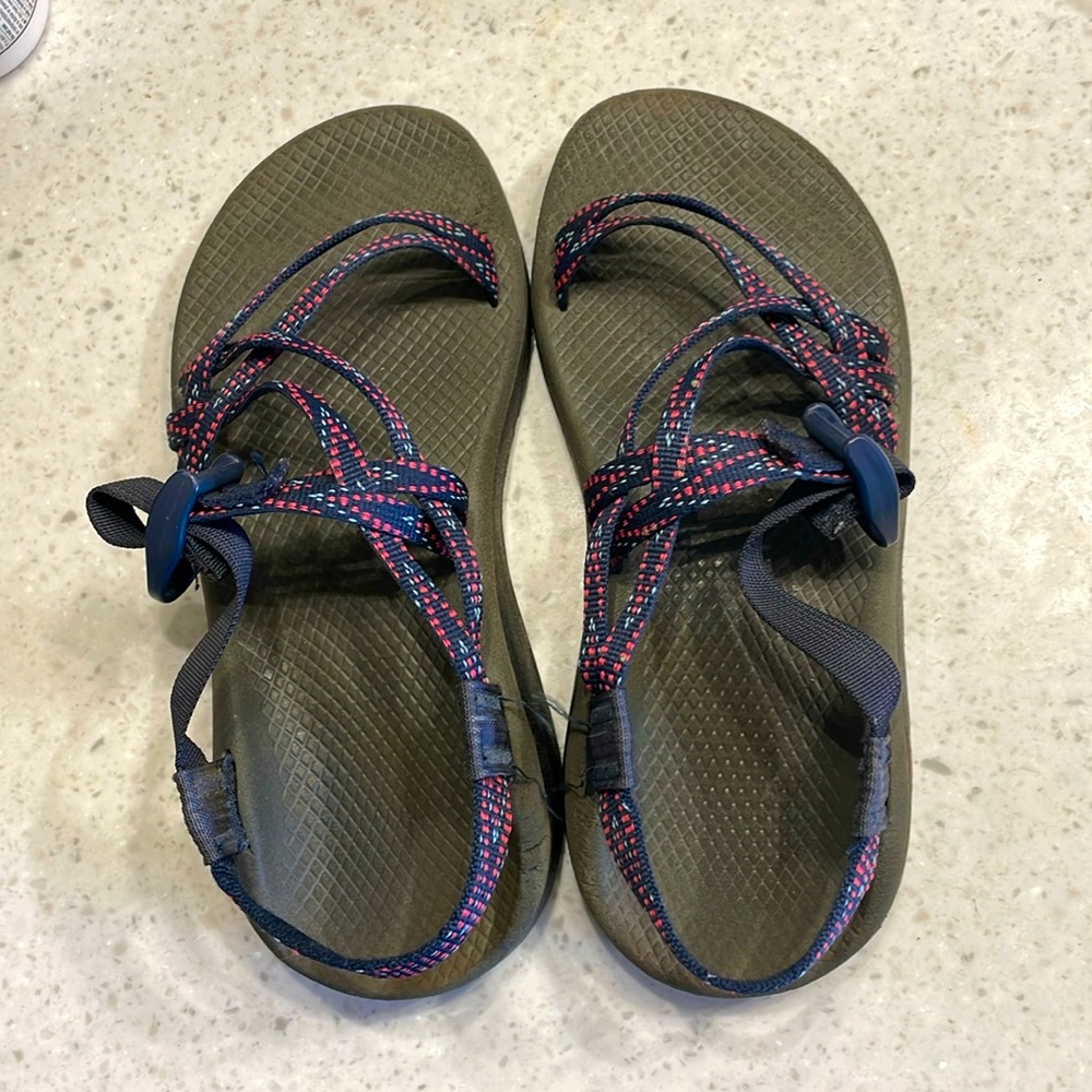 Double Strap Cachos Size 8 Wide